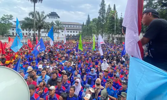 FSP LEM SPSI Bekasi Instruksikan Aksi Pengawalan Upah Minimum Sektoral 2026 di Disnaker Jabar