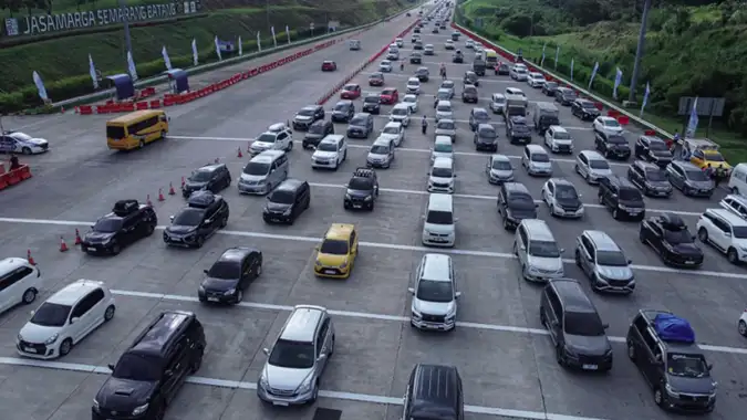 Opini: Libur Natal dan Tahun Baru, Antara Hak Istirahat dan Tantangan Publik